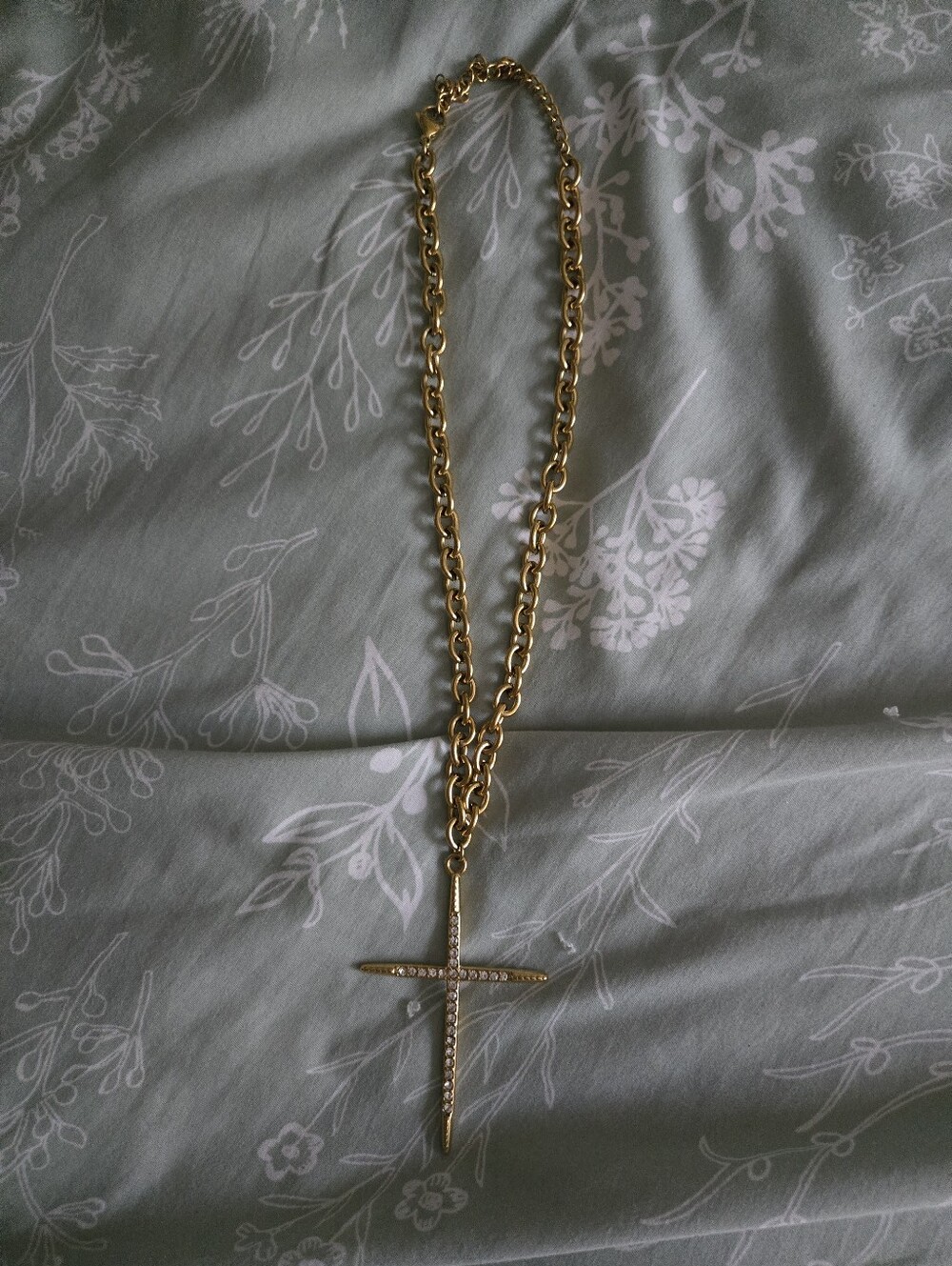 Chansutt Pearls Luxe Cross Necklace